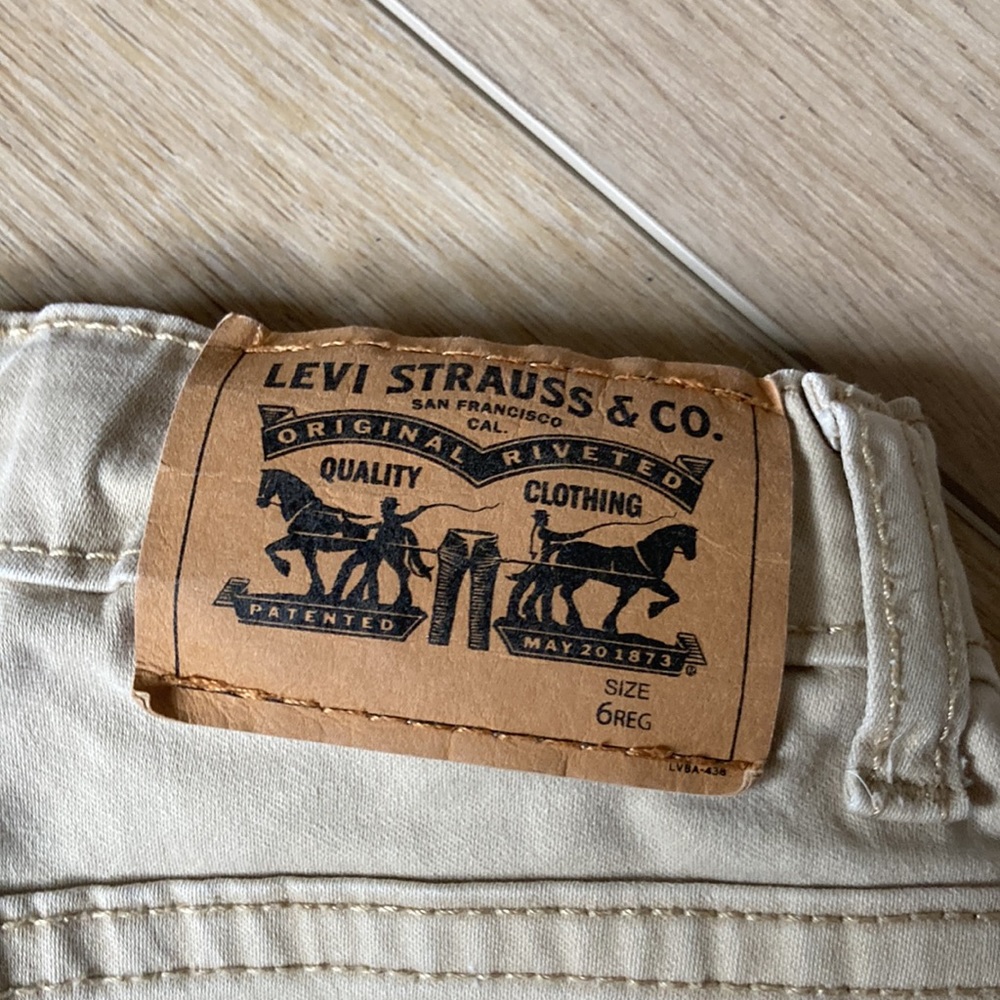 Levi’s Khaki Shorts (6) 511 Slim - Picture 9 of 10